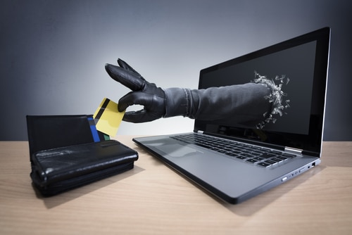 クレジットカードの情報を盗みとる、超危険な悪質業者の詐欺手口